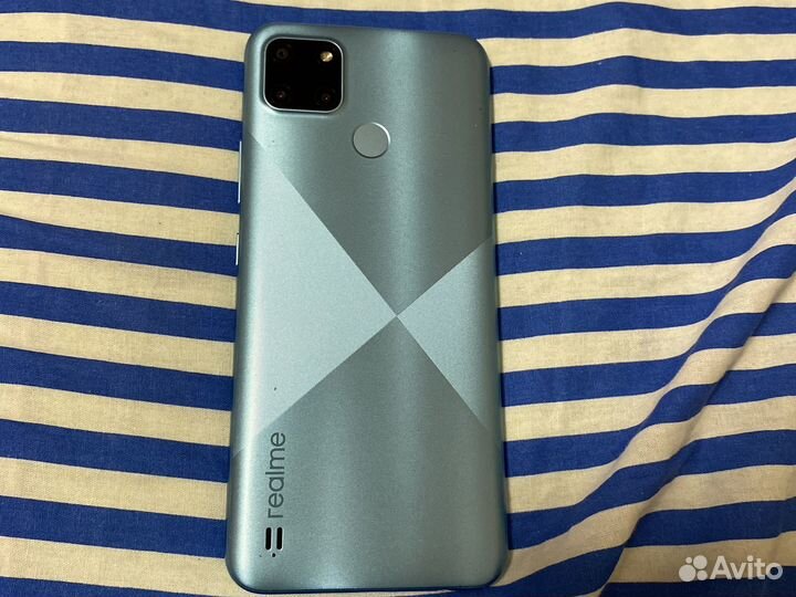 Телефон realme c21y