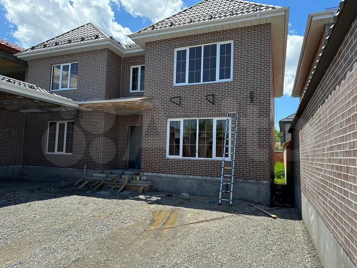 Дом 350 м² на участке 5,5 сот.