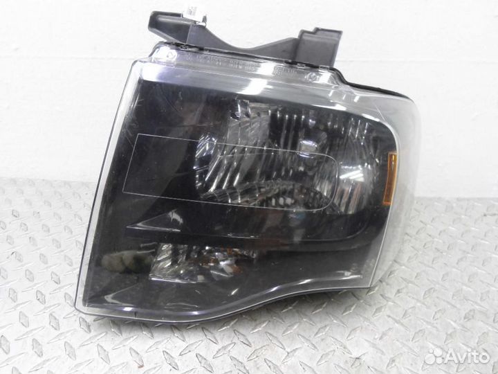 Фара левая Ford Expedition
