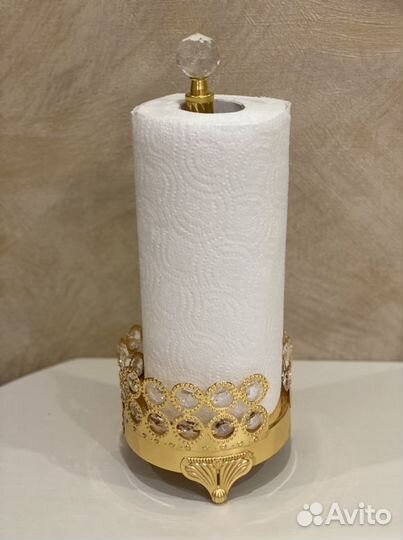 Держатель для бумажных полотенец с камнями