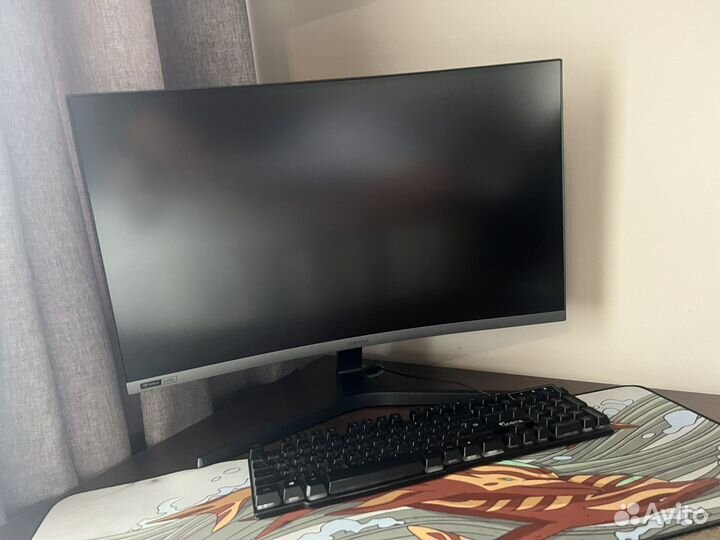 Монитор Samsung 27 изогнутый