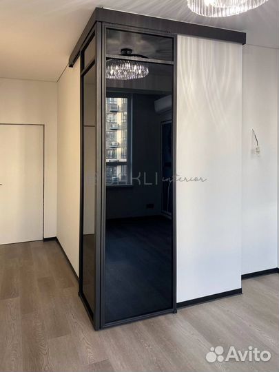 Угловая раздвижная перегородка