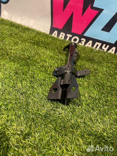 Кронштейн (крепление) правый Fiat 124 2018