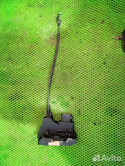 Замок двери задней правой Ford Escape