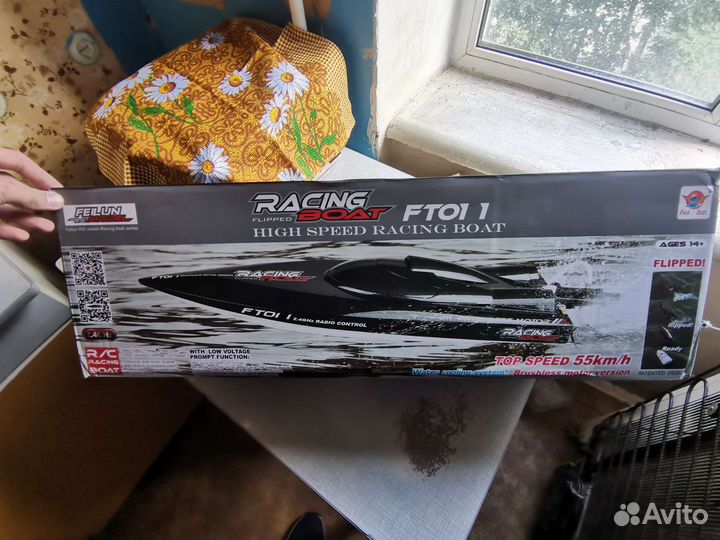 Радиоуправляемый катер ft011