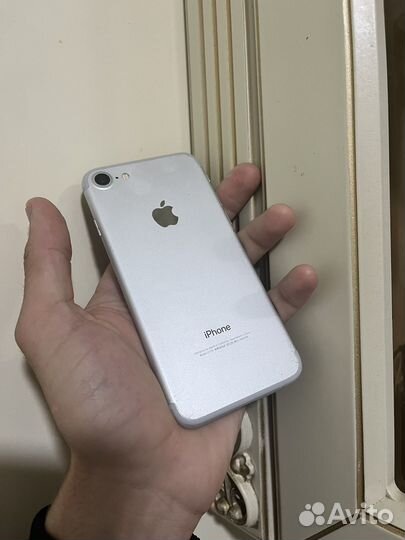 iPhone 7, 32 ГБ