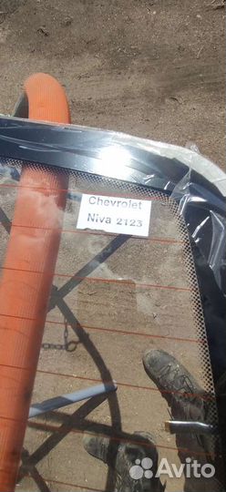 Стекло заднее с обогревом Шевроле Нива 2123