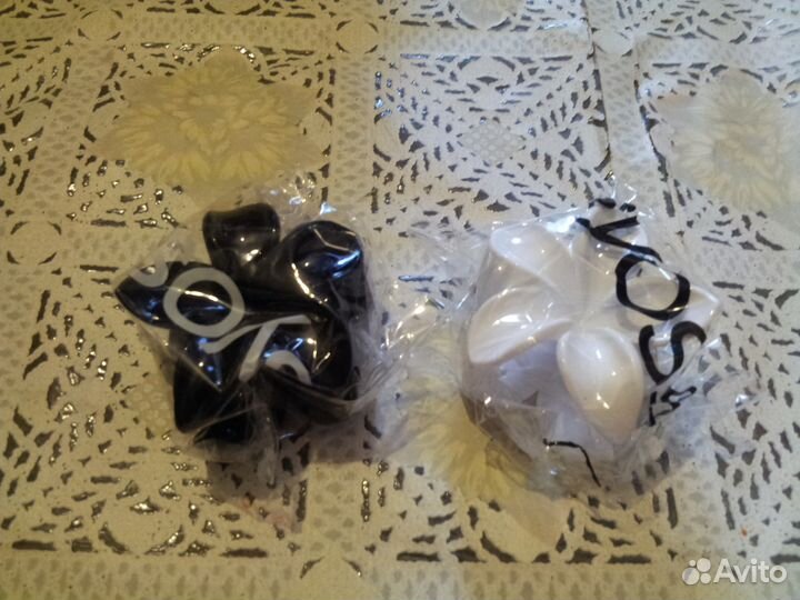 Заколка краб Лилия белая и черная