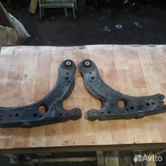 Рычаг подвески Шкода Октавия тур (А4U1)