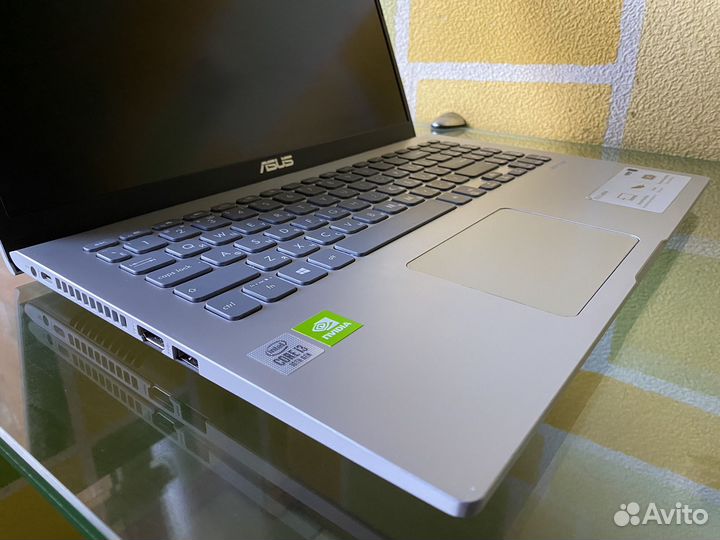 Asus Laptop / Core i3 10th gen / MX 110