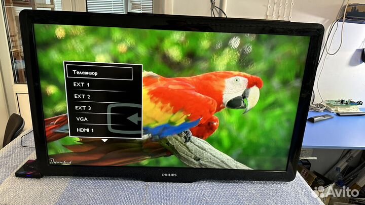 Телевизор Philips 108 см в хорошем состоянии