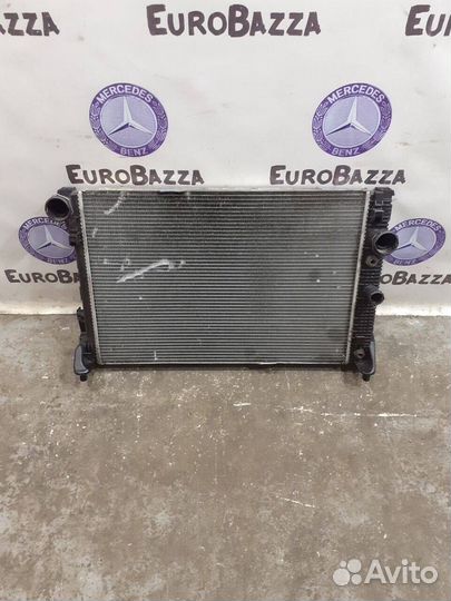 Основной радиатор Mercedes W204