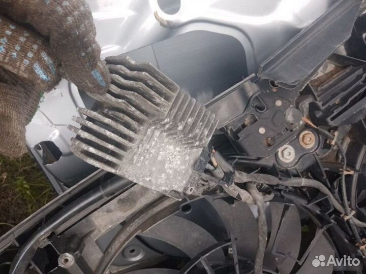 Блок управления вентиляторами Audi A4 B7 2007