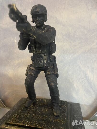 Офицер. Цсн. Фсб.Статуэтка авторское литье