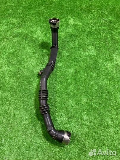 Патрубок охлаждения Mercedes-Benz A 177 608.915