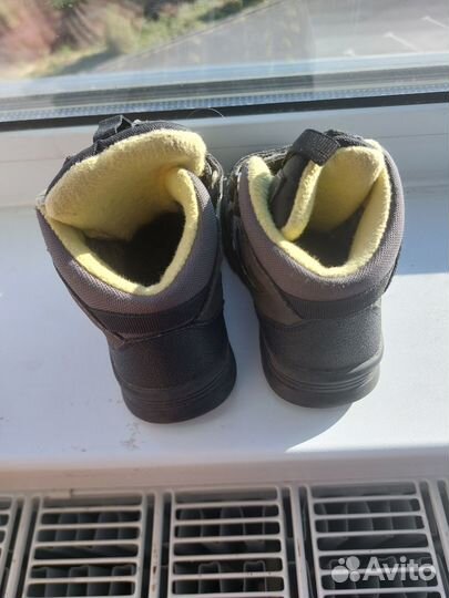 Ботинки на мальчика 23