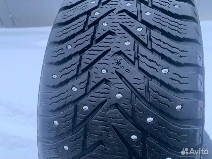 Nokian Tyres Hakkapeliitta 8 SUV 235/55 R17