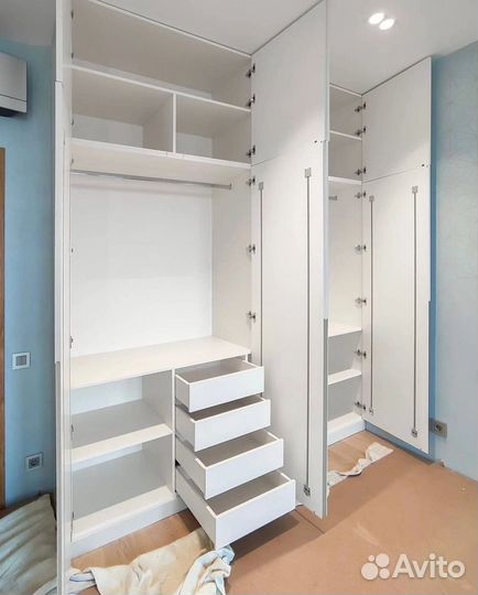 Современный шкаф