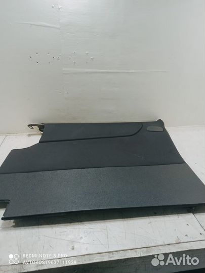 Обшивка задний правой двери Mercedes Vaneo W414