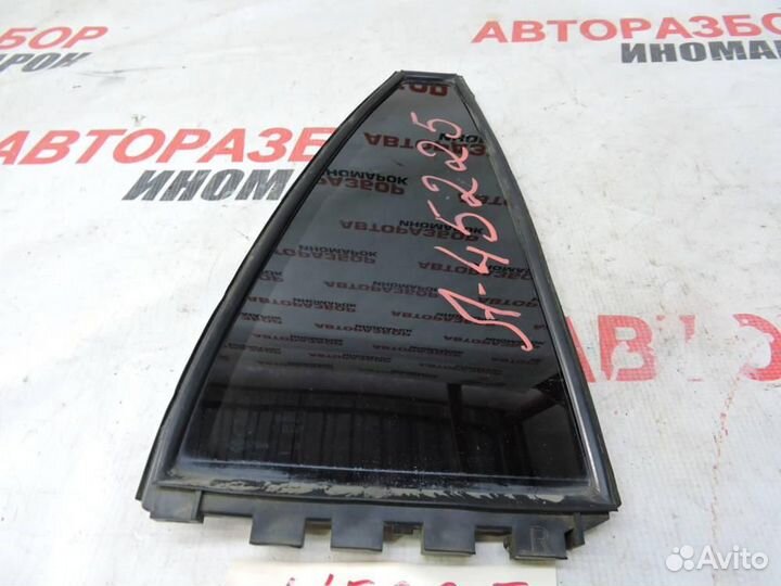 Стекло двери задней правой форточка Toyota Corolla