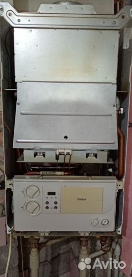 Газовый котел Vaillant VUW INT 240/3-3