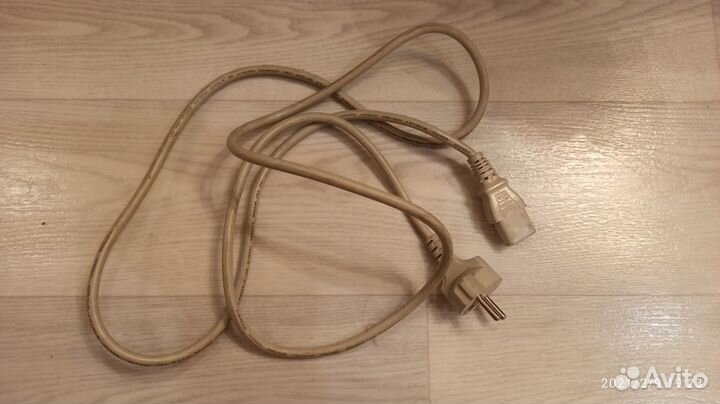 Кабель питания для компьютера