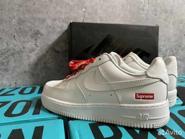 Nike Air Force 1 supreme white