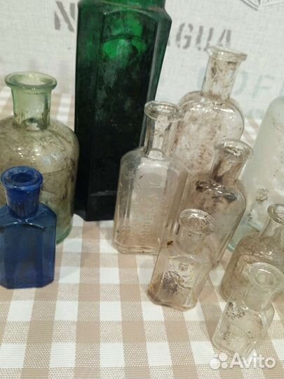 Старинные бутылки