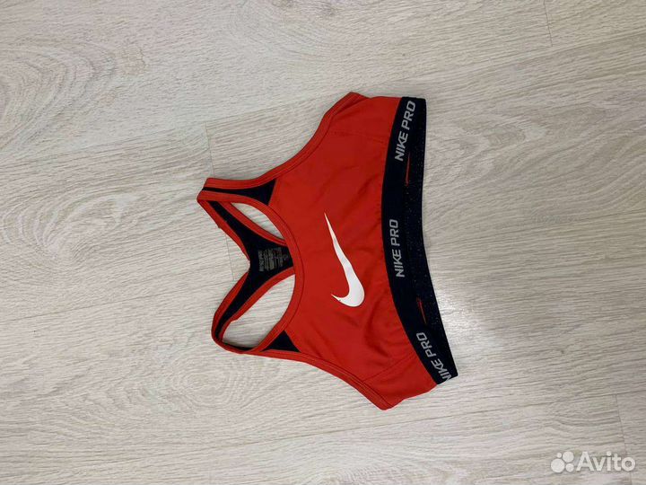 Спортивные вещи женские