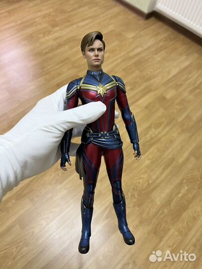 Hot Toys Captain Marvel 1/6 Фигурка