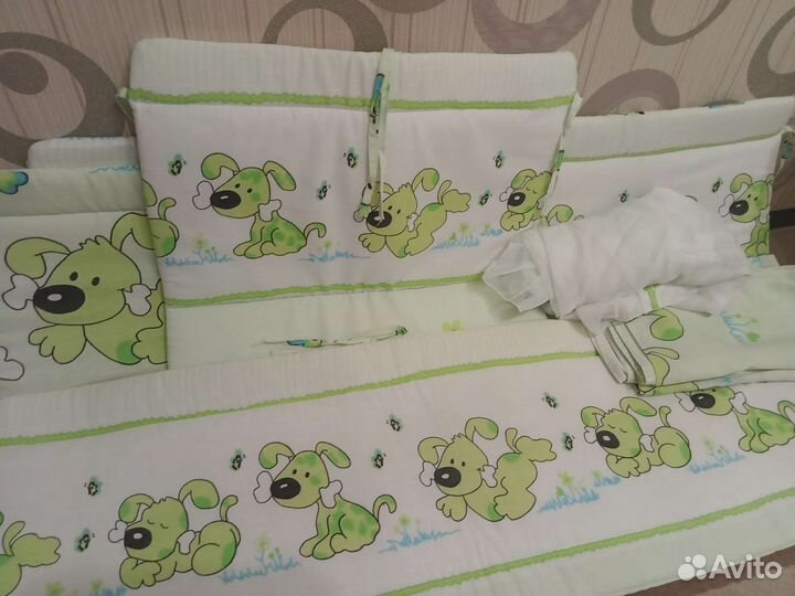 Постельный комплект в кроватку