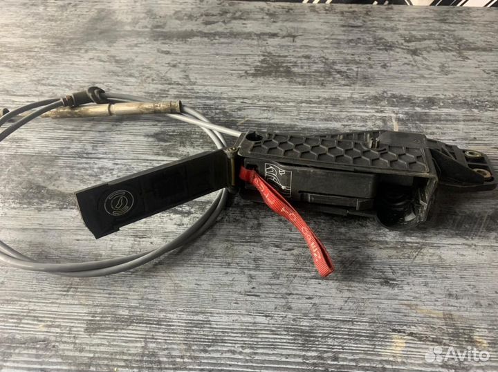 Механизм аварийной разблокировки АКПП BMW 7 E65