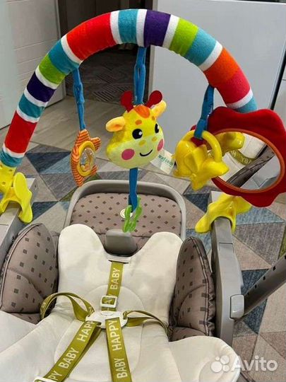 Дуга с игрушками жирафики