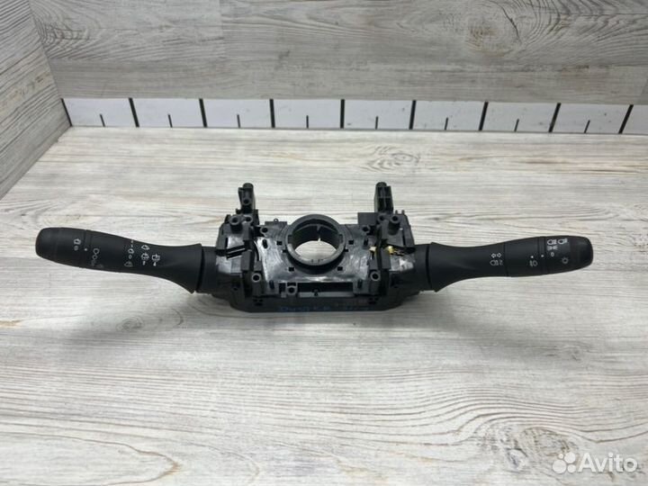 Переключатель подрулевой Renault Duster пробег