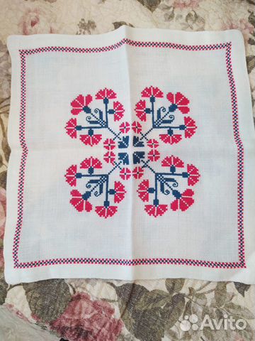Салфетка вышитая