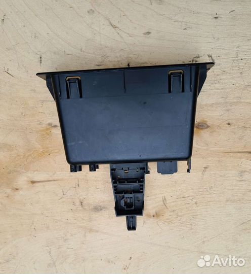Ящик передней консоли Renault Duster