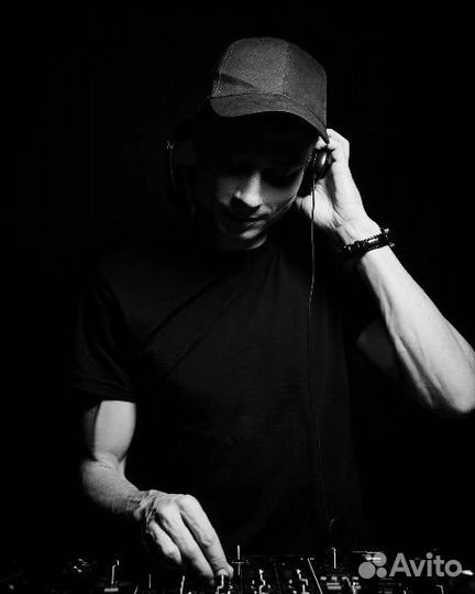 DJ, Звукорежиссер, звукооператор, диджей