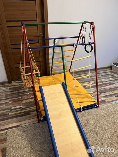 Шведская стенка с турником и брусьями