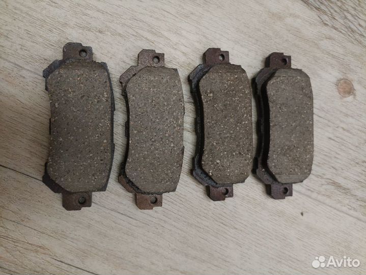Тормозные колодки задние Mazda
