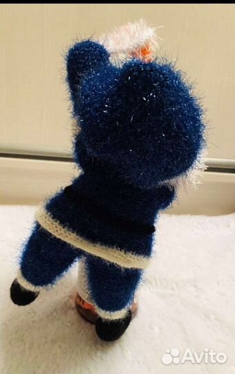 Дед Мороз с ёлочкой в подарок