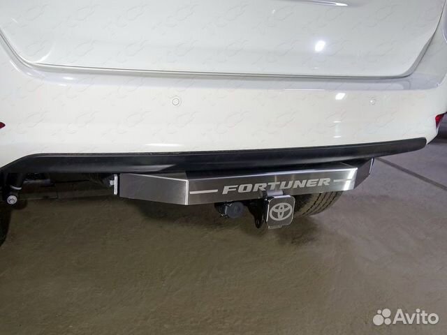 Фаркоп тсу Тойота Фортунер 2017- с надписью