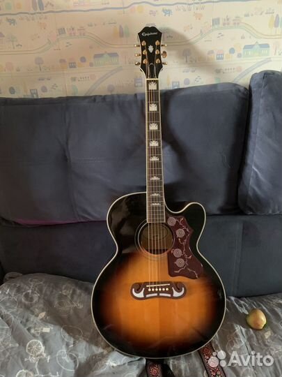 Электроакустическая гитара Epiphone J-200