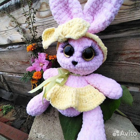 Зайка плюшевая