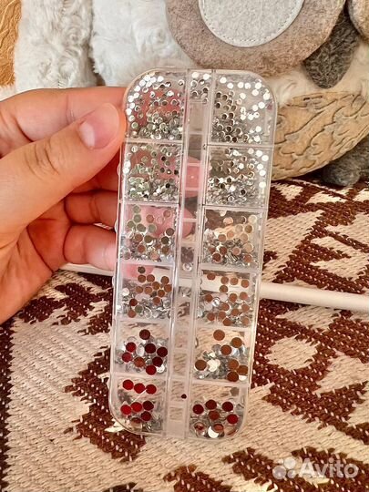Стразы для лица, маникюра, рукоделия, в кейсе