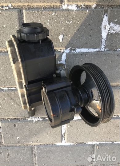 Насос гура на Опель Вектра В