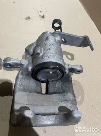 Суппорта задние Peugeot Traveller