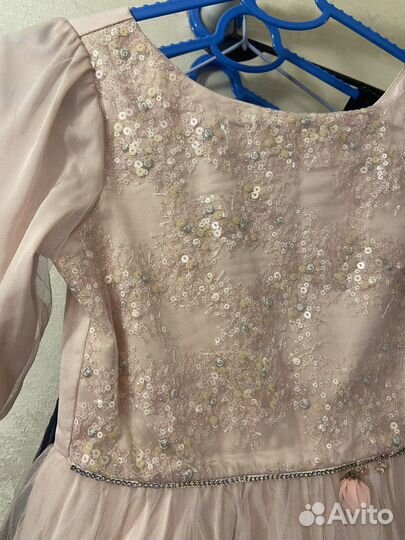 Красивое платье для девочки 128 см