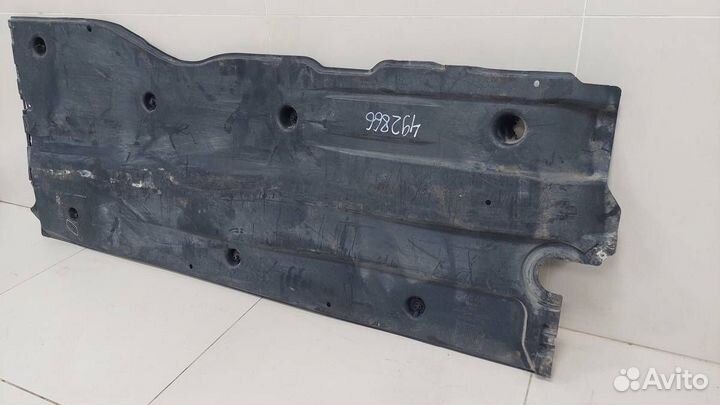 Б/У Защита антигравийная 5WA825201D VAG