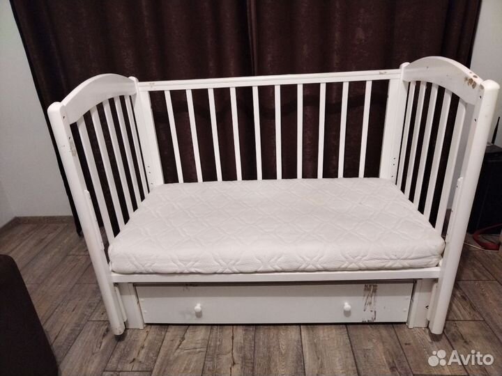 Детская кроватка 