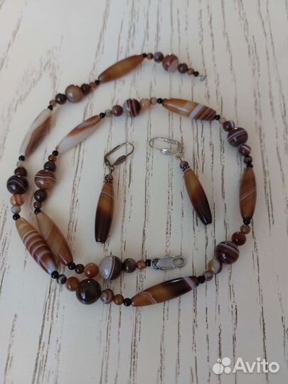 Колье и серьги из натуральных камней